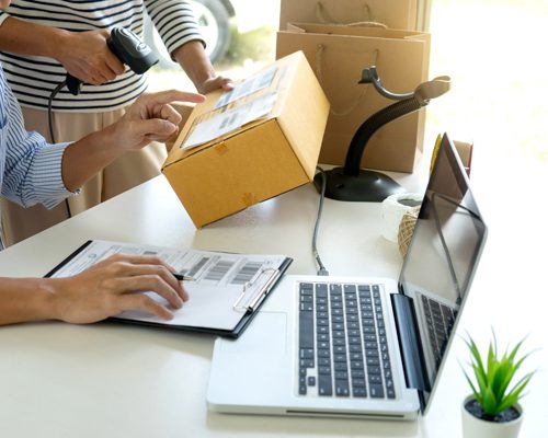 ecom-scalability-webhooks-aws-2-500x400