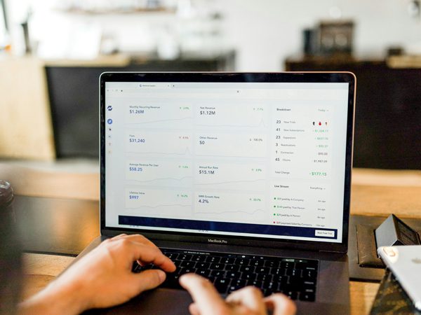 saas-vs-woocommerce-2-600x450